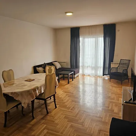 Suit 33 Apartment